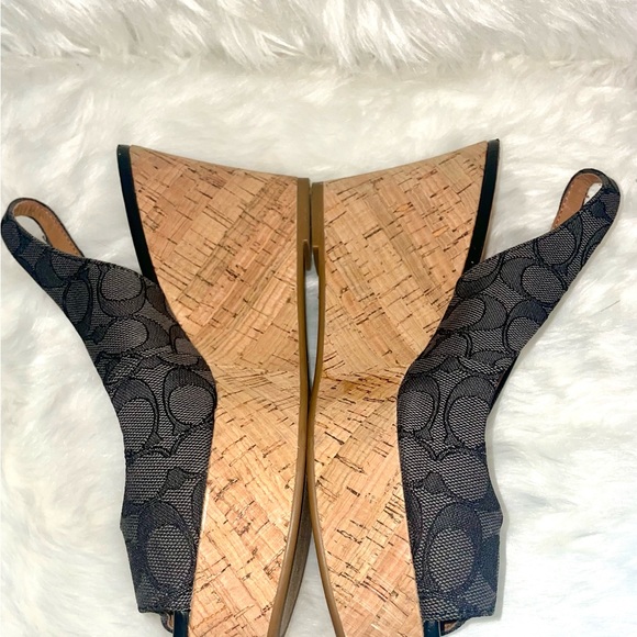🔥🔥Coach Signature Shoes Wedges Heels Size 8.5 B - Picture 2 of 5